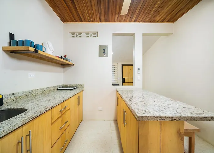 Pequeno Paraiso - New Studio, 10min Walk To Beach, Tranquil - Unit D Apartamento